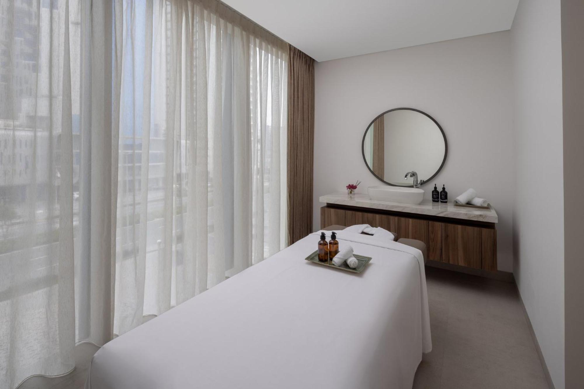 Staybridge Suites Dubai Business Bay By Ihg Exterior photo