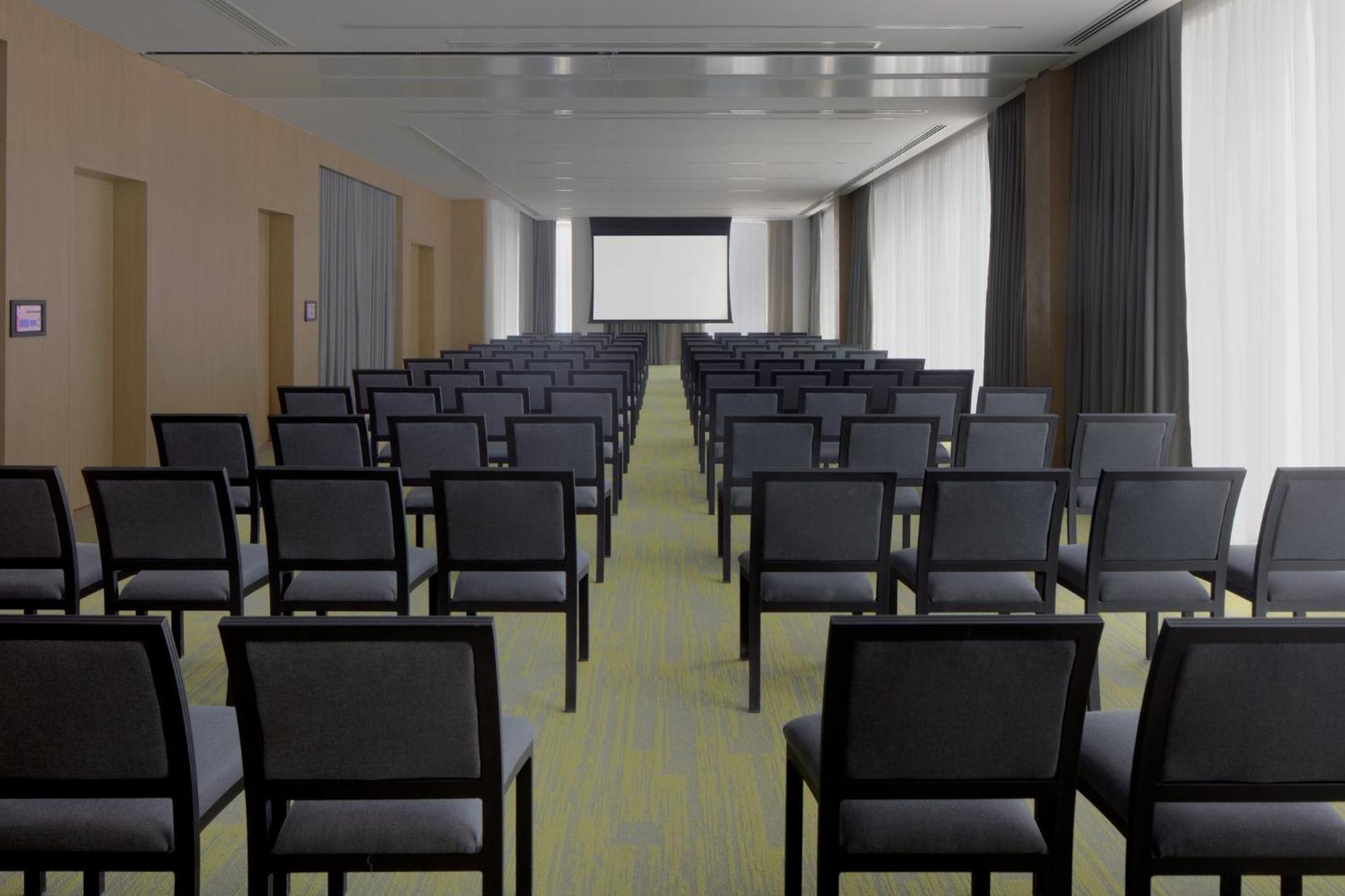 Staybridge Suites Dubai Business Bay By Ihg Exterior photo